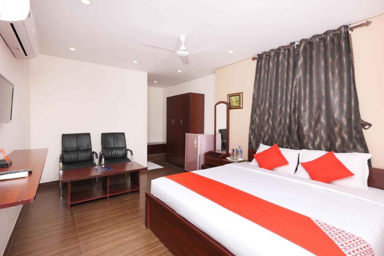 Oyo 1001 Palmtree Corporate Anna Nagar Hotel Chennai Exterior foto