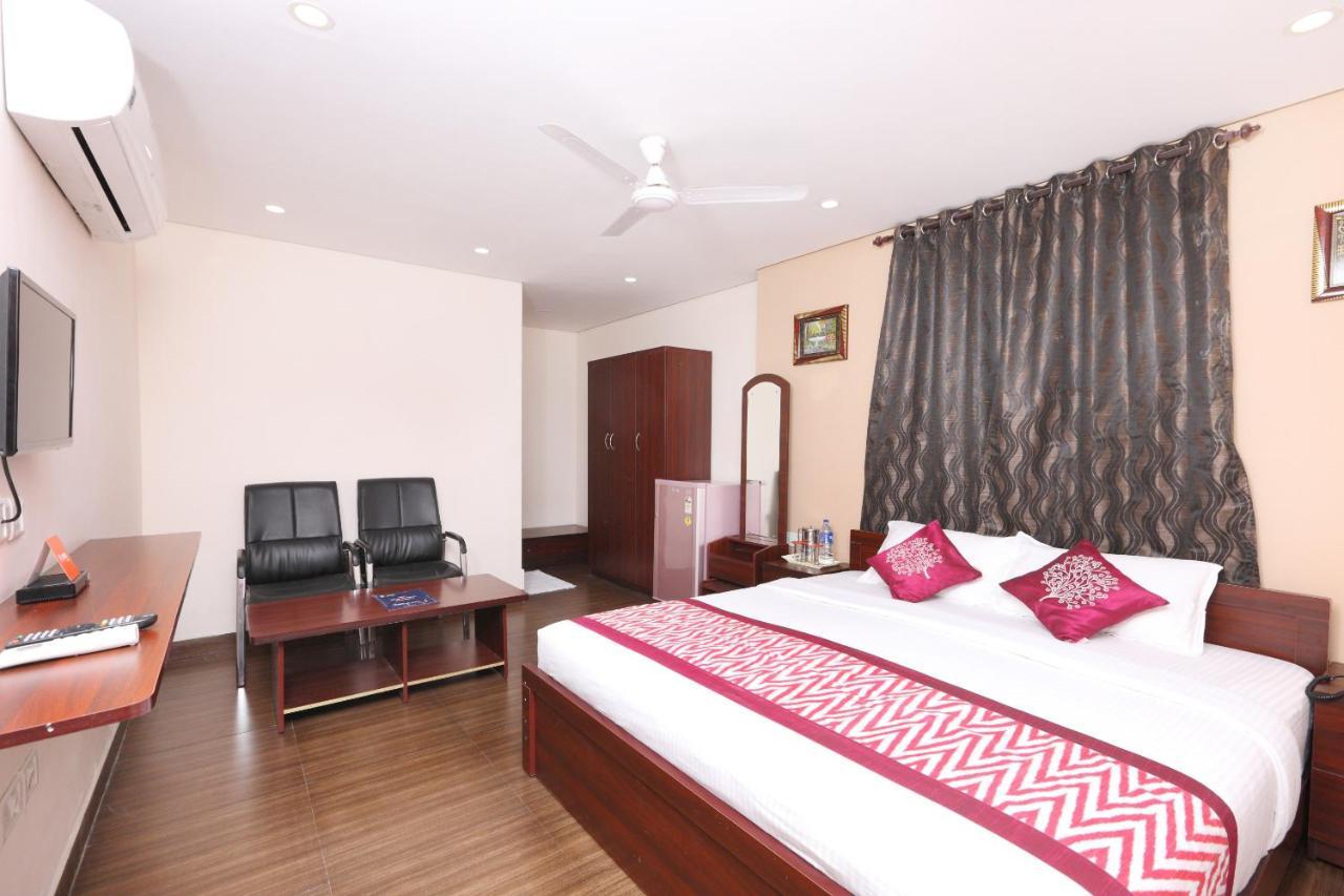 Oyo 1001 Palmtree Corporate Anna Nagar Hotel Chennai Exterior foto