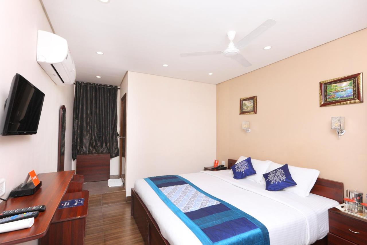 Oyo 1001 Palmtree Corporate Anna Nagar Hotel Chennai Exterior foto